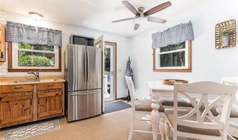 31 Sunset Dr, Hopkinton, RI 02832