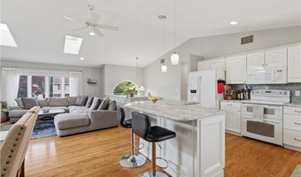 12 Pat Dr, Lincoln, RI 02865