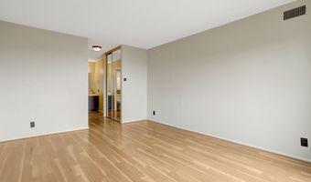 307 YOAKUM Pkwy 1517, Alexandria, VA 22304