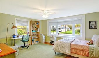 25 Belton Dr, Barrington, RI 02806