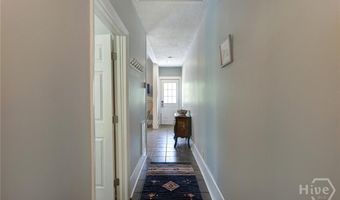 530 E Gordon Ln, Savannah, GA 31401