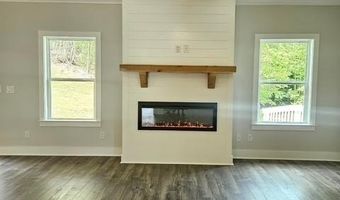 222 Silvercrest Dr, Acworth, GA 30101