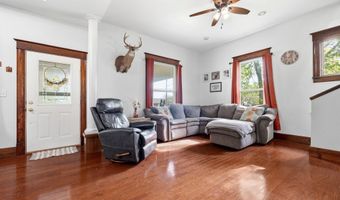 615 E Prairie Ln, Ash Grove, MO 65604