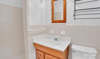 1212 Burtonwood Cir, Charlotte, NC 28212