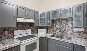 7207 Foxridge Cir #D-4, Anchorage, AK 99518