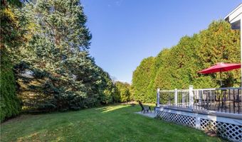 4 James St, Middletown, RI 02842