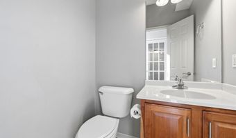 4002 Edgewater Dr, Ames, IA 50010