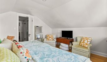 123 Beacon St, Middletown, RI 02842