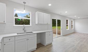 2018 Green Acres Dr, Adrian, MI 49221