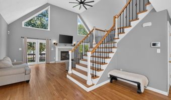 9 Broadview Ave, Berkley, MA 02779