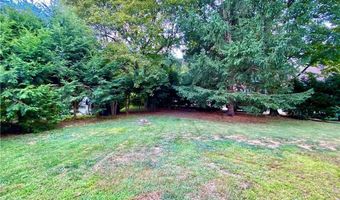 28 White Pkwy, North Smithfield, RI 02896