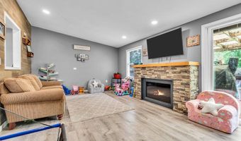 5 Midship Dr, Barnegat, NJ 08005