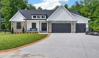 355 Shadows Lawn Dr, Athens, TN 37303