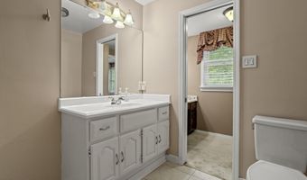 487 Oaklawn Pl, Biloxi, MS 39530