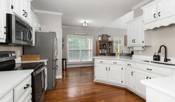 65 CAMELOT Ln, Anniston, AL 36207