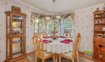 1656 Garrett Mill Rd, Baker, FL 32531