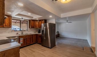 1212 PARKLAND Dr, Aztec, NM 87410