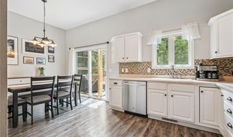 825 Kiowa Dr, North Liberty, IA 52317