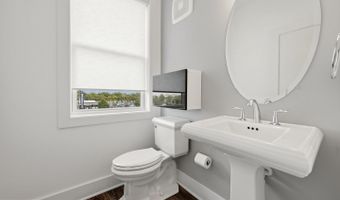 44824 TIVERTON Sq, Ashburn, VA 20147