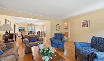 152 Nassau Dr, Albertson, NY 11507