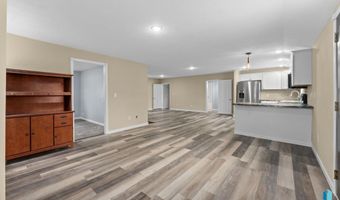 307 W Oak St, Beresford, SD 57004