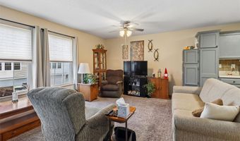 1132 10th Ave NW, Altoona, IA 50009