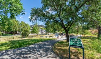 1416 Nighthawk Dr, Santa Rosa, CA 95409