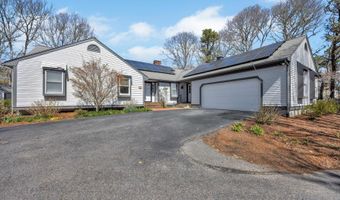 52 Clubhouse Dr, Bourne, MA 02532
