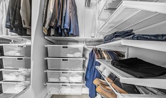 7400 LAKEVIEW Dr N404, Bethesda, MD 20817