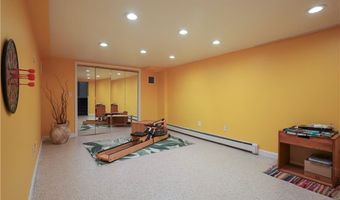 70 Lindley Ave, North Kingstown, RI 02852