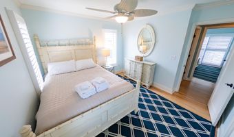 109 Island Quay Ct, Atlantic Beach, NC 28512