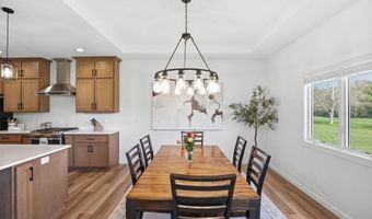 1908 Golfview Dr, Auburn, IN 46706