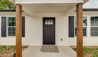 401 E Crescent St, Aurora, MO 65605