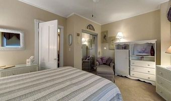 616 Thames St 1, Newport, RI 02840