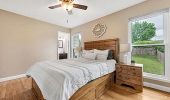 834 Westwood Dr, Ballwin, MO 63011