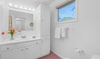 45 FOX Dr, Narragansett, RI 02882