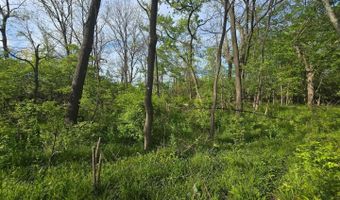 108 Arrowhead Dr, Algonquin, IL 60102