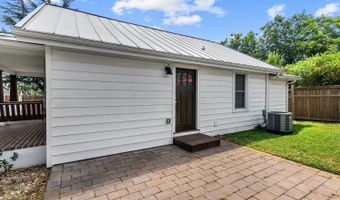 802 Amherst Ave, Altavista, VA 24517