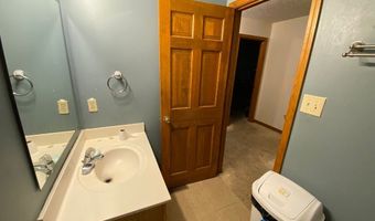 902 St Andrews Dr, Avon, IN 46123