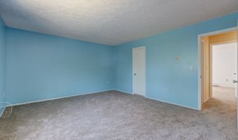 132 Sutton Pl 132, Bloomfield, CT 06002