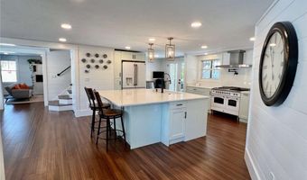 54 Isabelle Dr, Narragansett, RI 02882