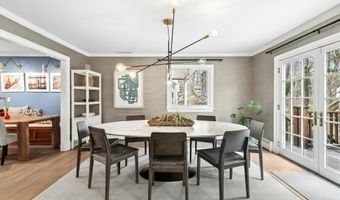 15 Queens Ln, Darien, CT 06820