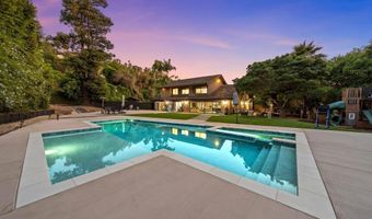 20 Lake Helix Dr, La Mesa, CA 91941