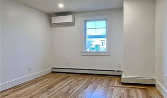 45 Trout Dr, Middletown, RI 02842