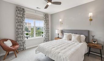 989 S BUCHANAN St 221, Arlington, VA 22204