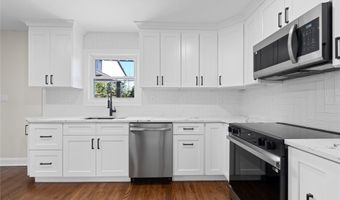 22 Guilette Pl, Amityville, NY 11701