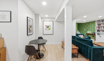 5902 WILSON Ln, Bethesda, MD 20817