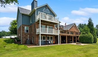 18 Woodland Hills Ct, Alton, IL 62002
