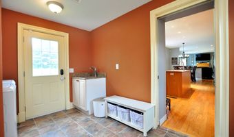 34 Chippenwood Ln, Bristol, CT 06010