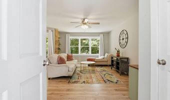 906 Cedar Ct, Aberdeen, NC 28315